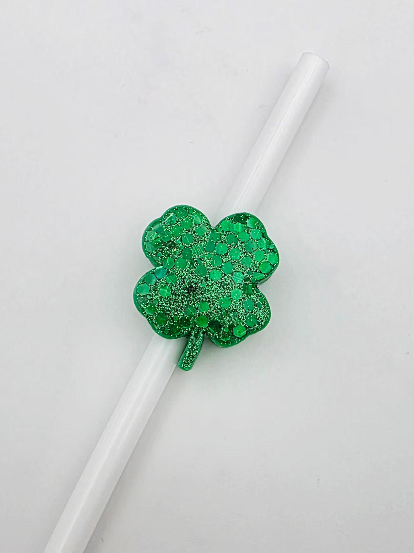 4 leaf clover strawtopper
