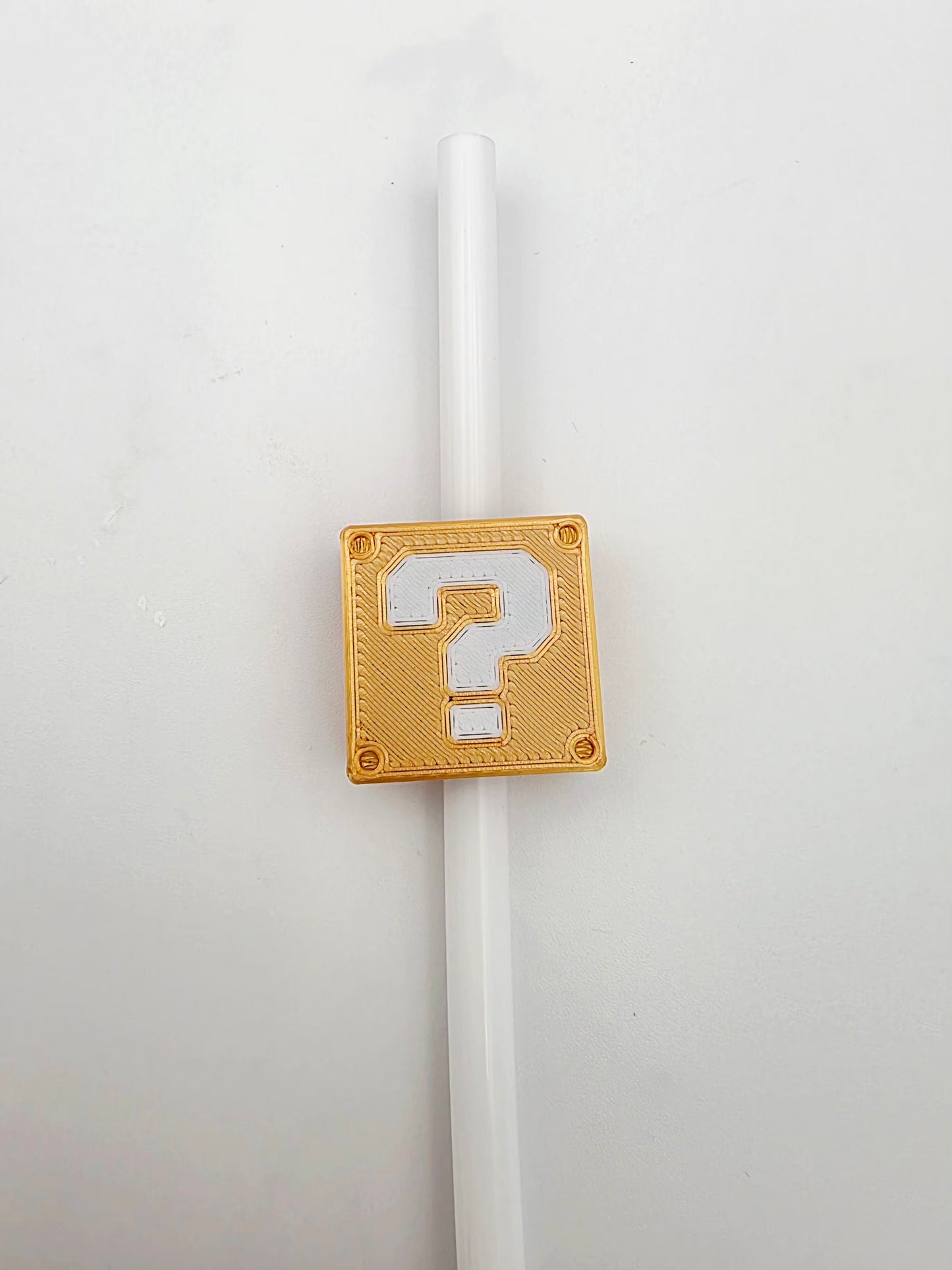 Mario strawtopper
